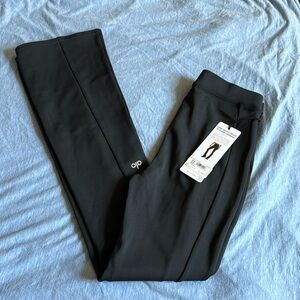NWT Alo High-Waist 7/8 Zip It Flare Legging. Black XS. Brand New. Never worn.